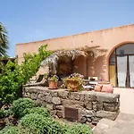 Tenuta Dammuso Soledad Scauri (Sicily)