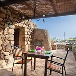 Tenuta Dammuso Soledad * Scauri (Sicily)