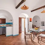Tenuta Dammuso Soledad * Scauri (Sicily)