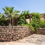 Villa Tenuta Dammuso Soledad Scauri (Sicily)