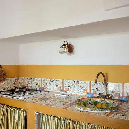 Villa Tenuta Dammuso Soledad Scauri (Sicily)