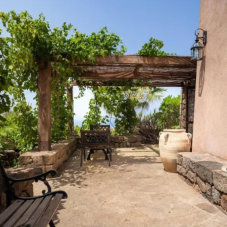 Villa Tenuta Dammuso Soledad Scauri (Sicily)