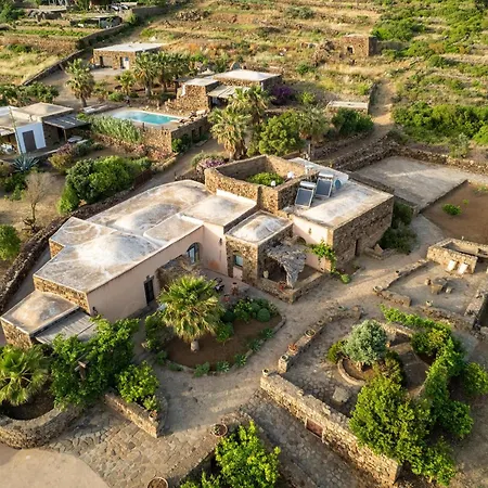 Tenuta Dammuso Soledad * Scauri (Sicily)