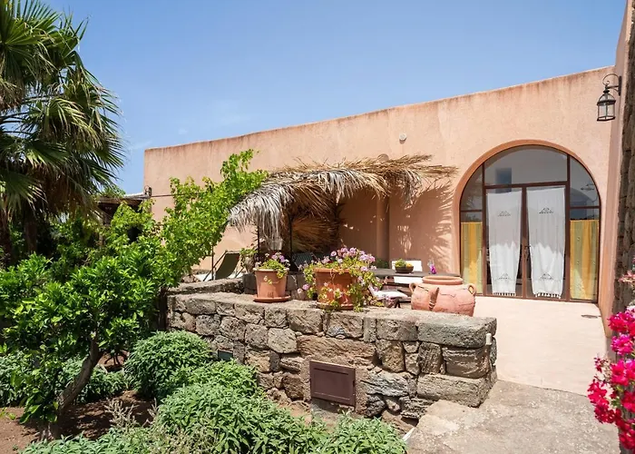 Tenuta Dammuso Soledad Scauri (Sicily)