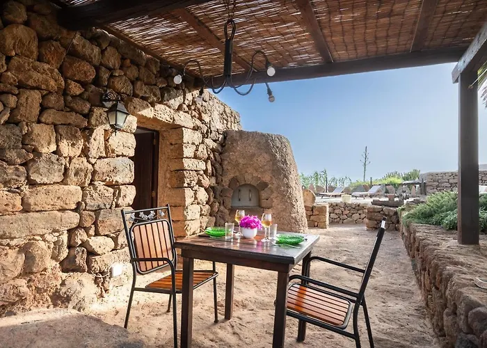 Tenuta Dammuso Soledad * Scauri (Sicily)