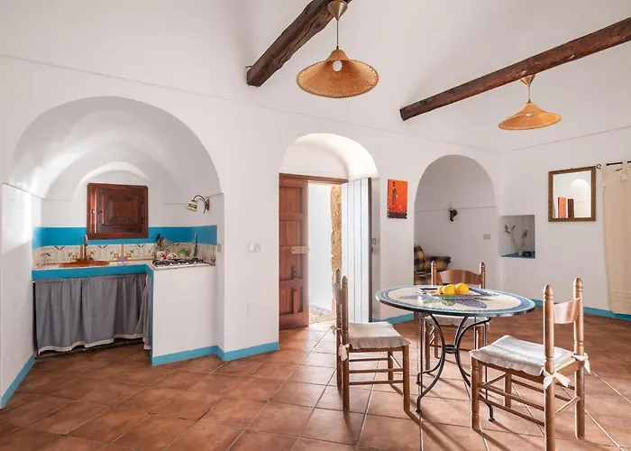 Tenuta Dammuso Soledad * Scauri (Sicily)