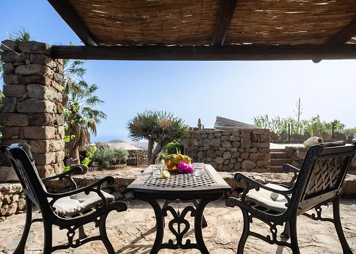 Villa Tenuta Dammuso Soledad Scauri (Sicily)