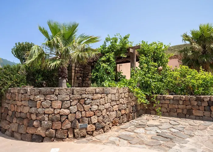 Villa Tenuta Dammuso Soledad Scauri (Sicily)