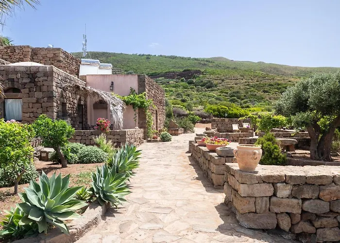 Villa Tenuta Dammuso Soledad Scauri (Sicily)